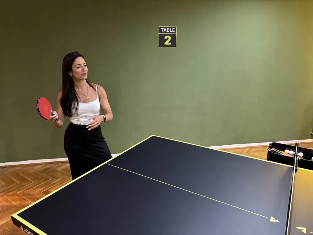 Indoor-Tischtennisraum des Ping Pong Garden in Salzburg