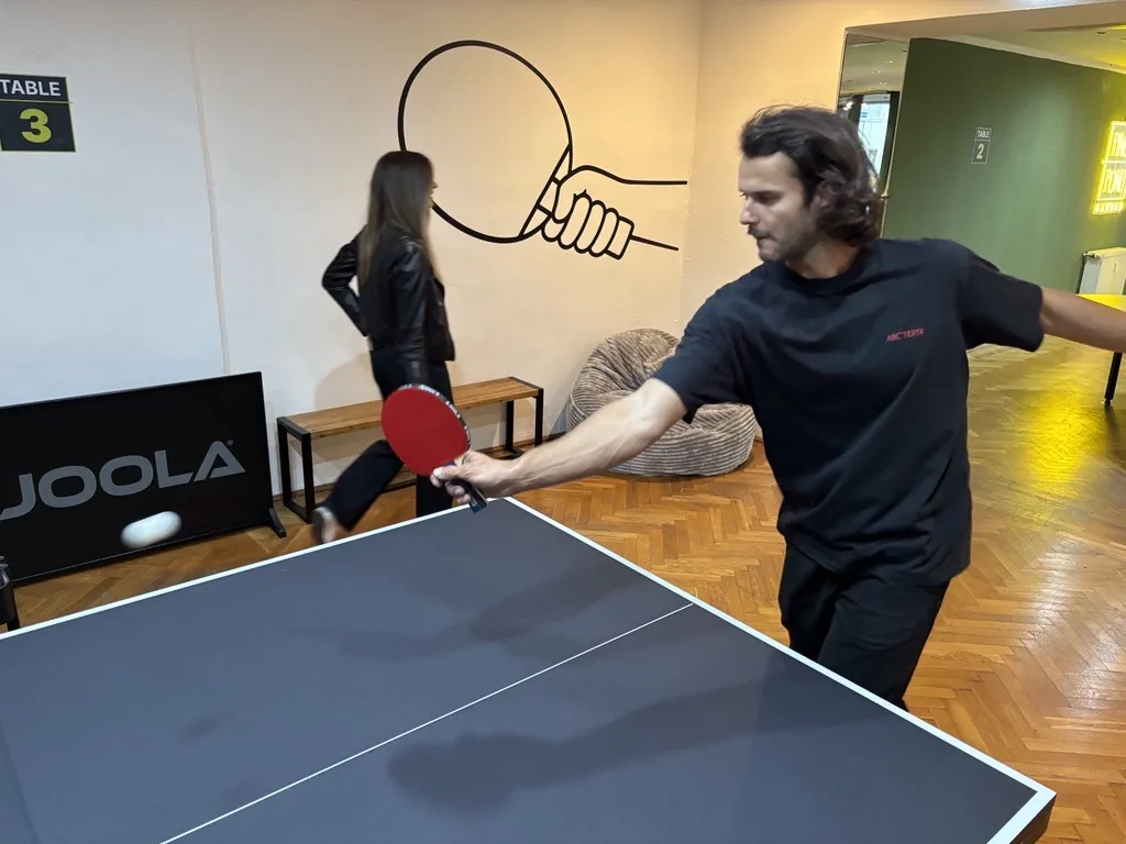 Tischtennis spielen im Ping Pong Garden Salzburg