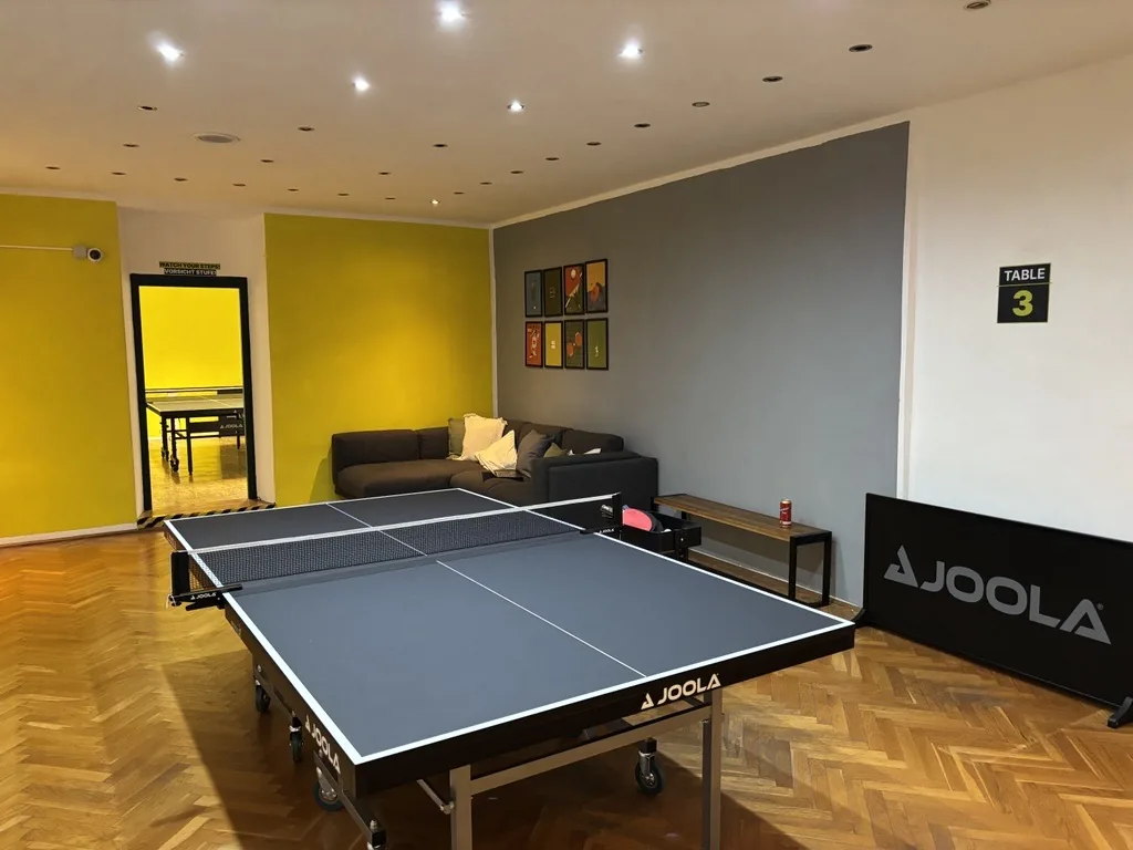 Indoor-Tischtennis im Ping Pong Garden Salzburg